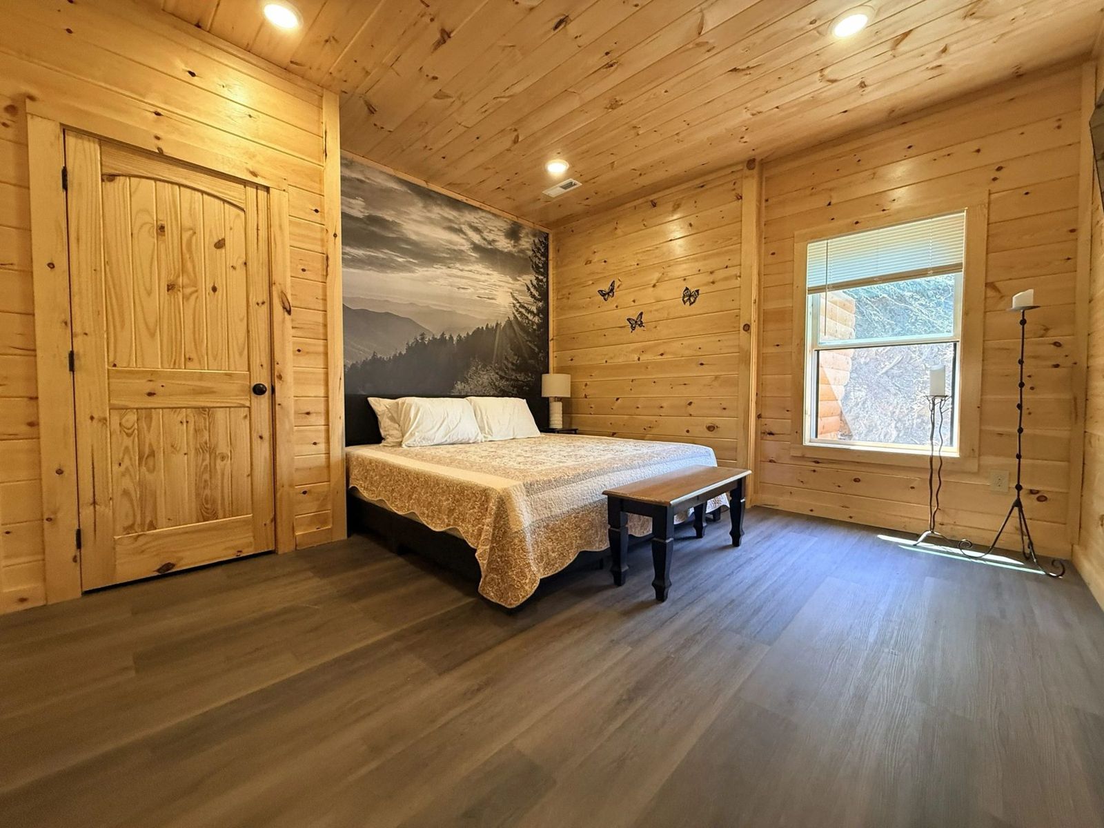Cabin bedroom in the Smokies
